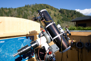 Fornax 102, 10" Skywatcher Newton, TS Quadruplett 65/420mm; Blick nach Nordost